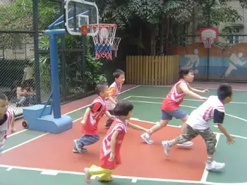 如何通过快攻训练提高球员的速度和灵活性?_0